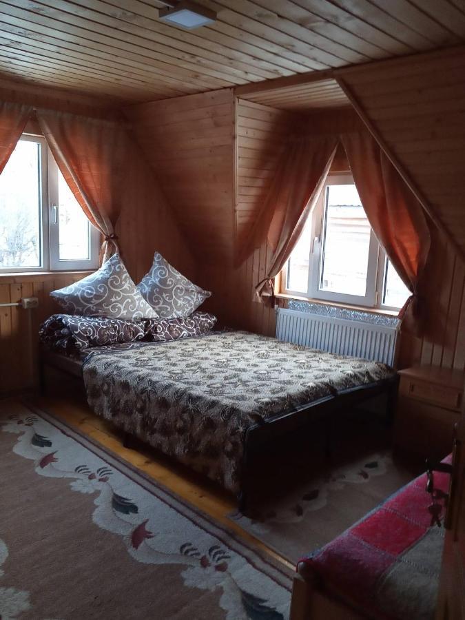 У Олега Hotell Verkhne-Studenyy Rum bild